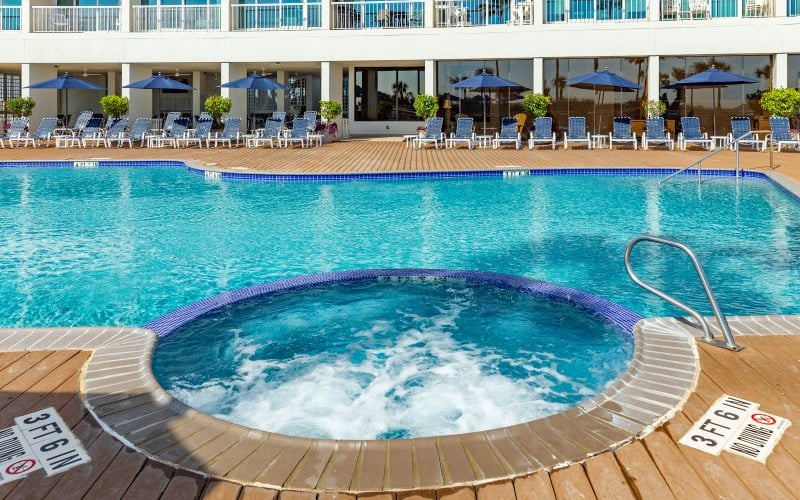 Pool and hot tub on the deck